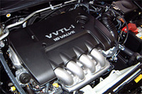 
	写真は「Z」に載る「2ZZ-GE」型エンジン。190psを発する
	 