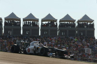 コンストラクターズランキング5位の座をメルセデスから奪わんとしているザウバーだが、シーズン終盤にきて失速。アメリカGPでも、セルジオ・ペレスが予選15位からポイント圏外の11位完走、小林可夢偉（写真）は同16位から14位でレースを終え、無得点だった。最終戦を残し、メルセデスとのギャップは12点ある。（Photo=Sauber）