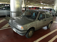 「インノチェンティ・ミニ」。製造終了から23年以上たった今でも、時折サンダル代わりに使われているのを目撃する。シエナの生協にて。