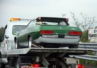 大型ではないがアウトストラーダではこんなトラックも。1969年ベルトーネ「BMW2800」を輸送中。（写真4）