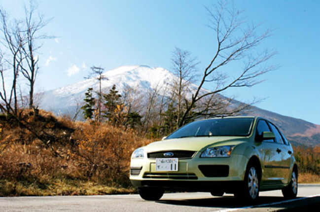 【スペック】全長×全幅×全高＝4350×1840×1485mm／ホイールベース＝2640mm／車重＝1270kg／駆動方式＝FF／1.6リッター直4DOHC 16バルブ（100ps/6000rpm、15.3kgm/4000rpm）／価格＝220万円（テスト車＝同じ）