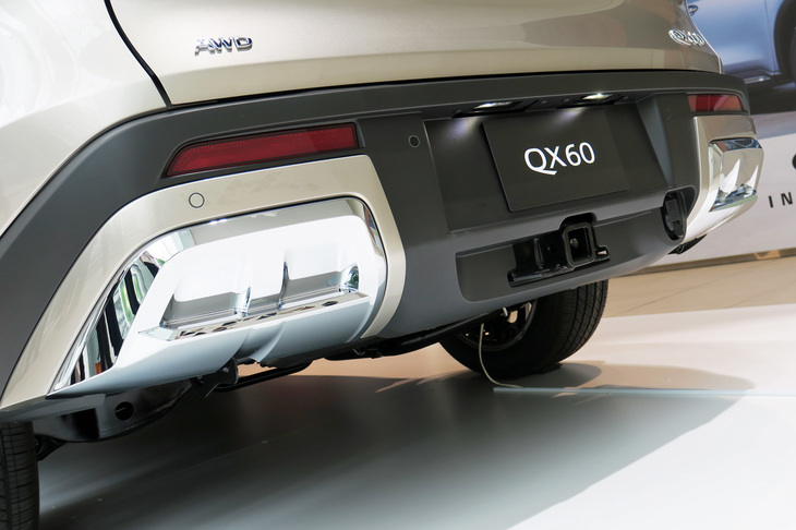 インフィニティQX60（リアバンパー）