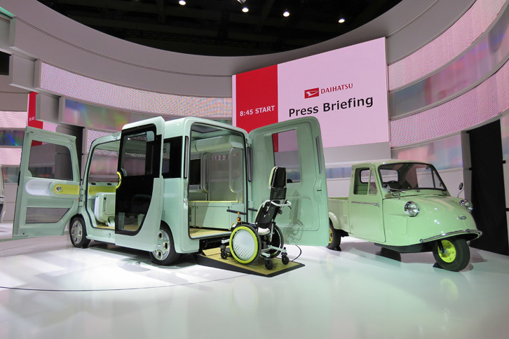 「ダイハツDNプロカーゴ」と「ミゼット」。