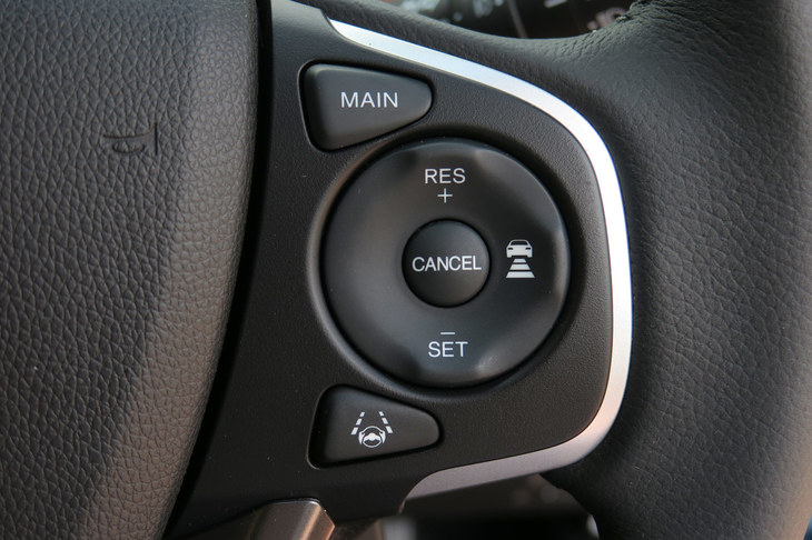 ホンダ・フリード ハイブリッド クロスター（4WD）（ステアリングスイッチ）