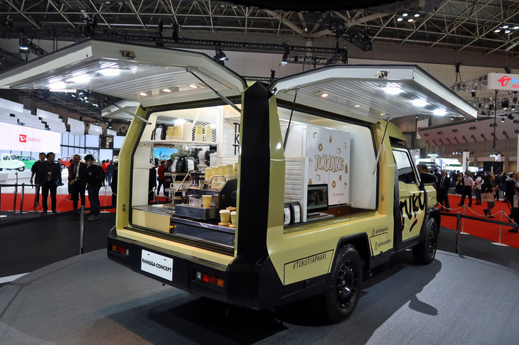 トヨタIMV 0（モビリティーカフェへのカスタマイズ例）