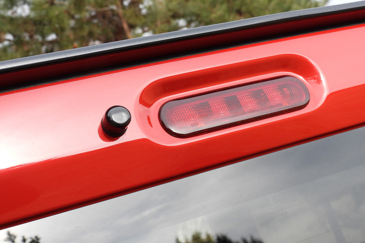 スズキ・ジムニー ノマド（ハイマウントストップランプ）