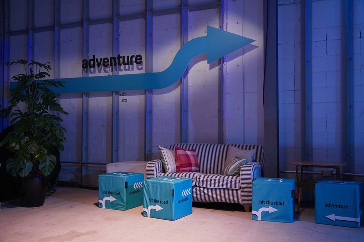 「ポルシェ・マカン」の発表会当日夜には、ポルシェ ジャパンがマカンのメインユーザーと想定する“デジタルネイティブなミレニアル層”を招待し、同会場で一夜限りのクラブイベントを開催した。