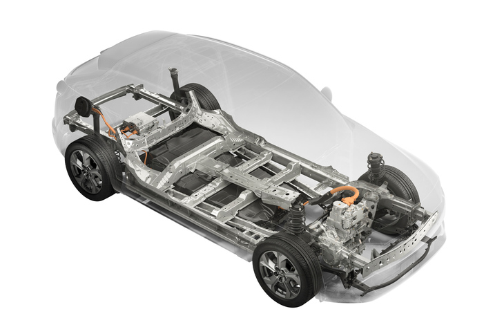 「MX-30」のランニングシャシーの透視図。ボディー底部に搭載されるバッテリーの容量は、「ホンダe」と同じく35.5kWhだ。