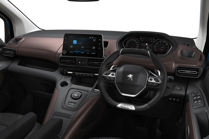 インテリアはファブリックのブラウンツートンで、2列シートの「リフターGT」と同一。