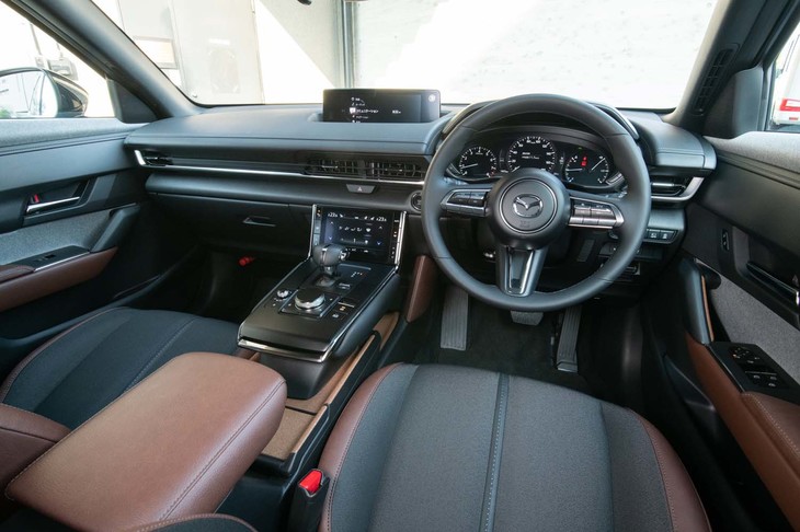 ビンテージ調のカラーリングが特徴の「インダストリアルクラシック」と名づけられたブラウン内装。こちらもオプションで選べる。