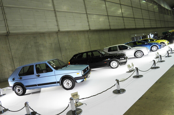 「オートモビル カウンシル2024」より、特別展示「GOLF50周年」のブースの様子。