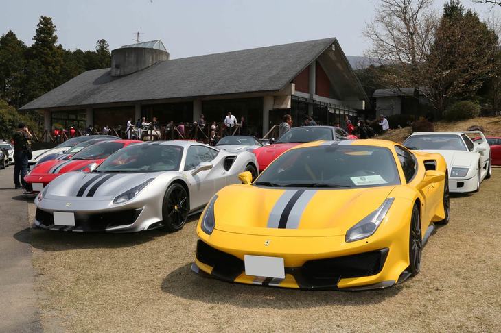 最新のスペチアーレモデルである「488ピスタ」は色違いで4色が並び、参加者の注目を集めていた。