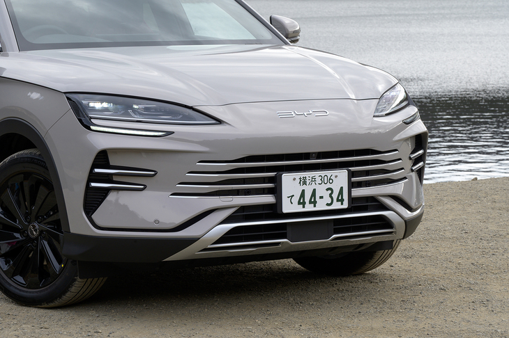 BYDの海洋シリーズ（シーライオンは英語でアシカ）に共通のオーシャンXフェイスを採用。カイヨウというよりは「カイエン」という感じも少々。