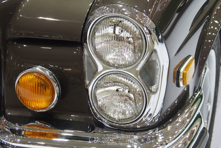 メルセデス・ベンツ280E 3.5 カブリオレ（1971年）／ガレーヂ伊太利屋