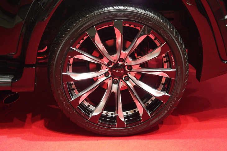 レクサスLX600（WALD）