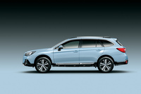 「レガシィ アウトバック」のボディーカラーに追加設定された「クールグレーカーキ」。