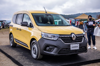 日本仕様の新型「カングー」のボディーサイズは、全長×全幅×全高＝4490×1860×1810mm。ホイールベースは2715mmと公表されている。