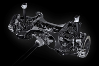 リアサスペンションには新開発の5リンク式を採用。これに合わせ、プラットフォームのリアセクションも再設計されることとなった。