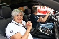 セーフティデリケートとして参加していたミシェル・ムートン。ボクはWRCで「アンタ、そこ危ないわよ！」ってよく怒られています。