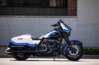 世界限定500台！ ハーレーのツーリングモデルにカスタムペイントの限定車が登場の画像