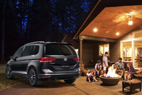 フォルクスワーゲン、装備を強化した「ゴルフトゥーラン」の限定車発売の画像