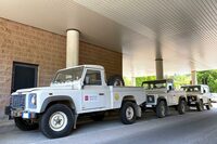 トスカーナ州が使用している「ランドローバー・ディフェンダー」。2022年、シエナで撮影。