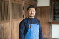 大阪「La Cime」でオーナーシェフを務める高田裕介氏。2012年にミシュラン1つ星獲得、2016年に2つ星に昇格。2017年も2つ星を獲得し、国内外から注目を集める、今最も旬なシェフのひとり。