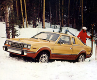 1980年「AMCイーグル リミテッド2ドア」。FRコンパクトの「コンコード」シリーズをフルタイム4WD化した「シリーズ30」の、これは2ドアセダン。2.5リッター直4または4.2リッター直6エンジンを搭載。