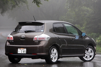 トヨタ・ブレイドマスターG（FF/6AT） vs マツダ・スピードアクセラ（FF/6MT）【短評（前編）】の画像