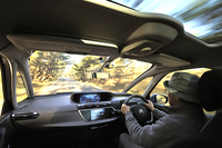 「グランドC4ピカソ」の特等席は？ ずばり、ドライバーズシートである。ステアリングを握るのは筆者。