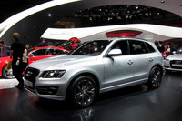 「Q5ハイブリッド」。