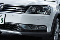 アンダーガードが備わったオールトラック専用のバンパー。