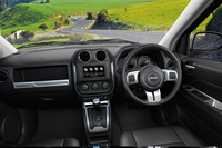 ジープ・コンパスに充実装備の特別仕様車が登場の画像