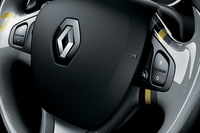 スポーティーな装いのルノー・ルーテシア登場の画像