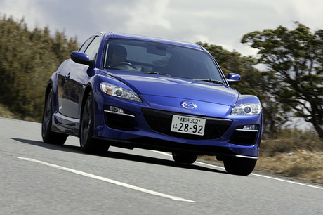 2008�N3��10���A�}�C�i�[�`�F���W���ꂽ�}�c�_��4�V�[�^�[�X�|�[�c�J�[�uRX-8�v�B���̃f�B�e�[�����ʐ^�ŏ�...