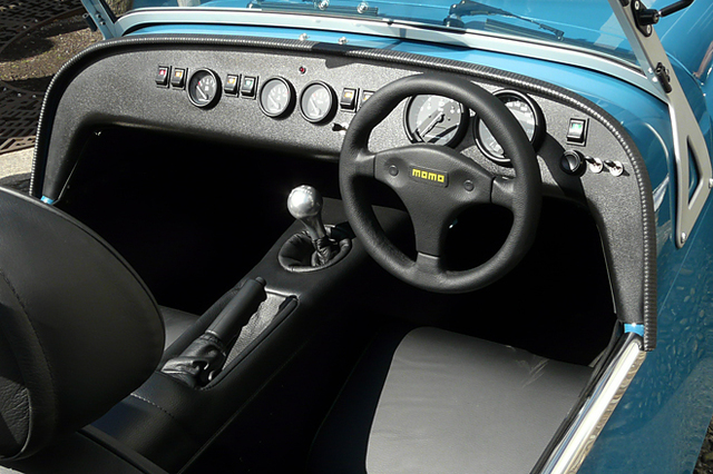 ケータハム・セブン160」の発表会場から 内装・外装など25枚 【画像