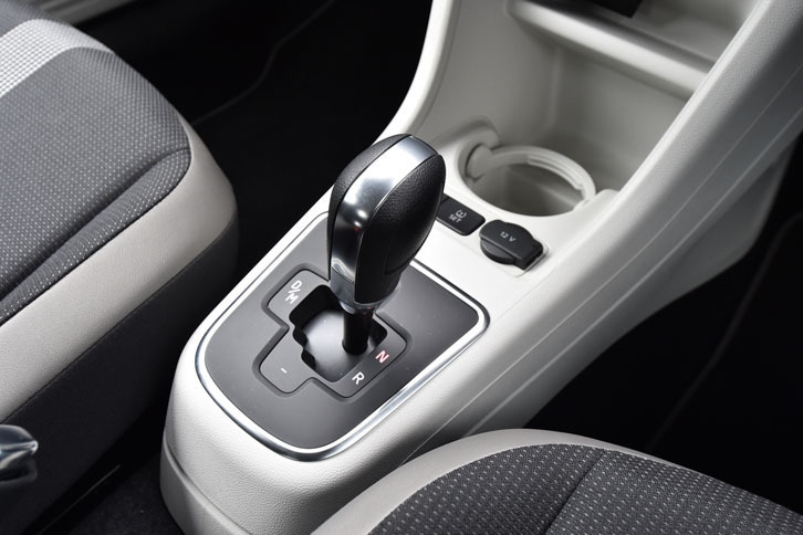 トランスミッションも、従来型と同じシングルクラッチ式の5段ASGを搭載する。上手に乗りこなすにはコツが必要なところもそのままだった。