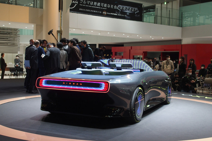 日産マックスアウト（リアビュー）