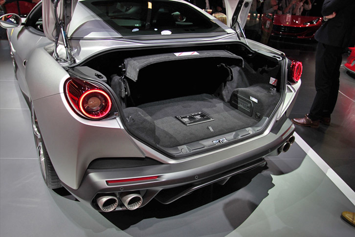 フェラーリ・ポルトフィーノ（トランクルーム）