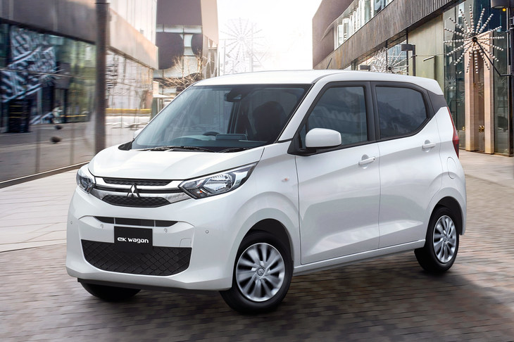 永福：「『eKワゴン』ってどんなデザインだっけ？」
	ほった：「こんなデザインです」
	明照寺：「前回もこんなやり取りしましたね（笑）」
	ほった：「ちなみに日産版だと、上のグリルがVモーションになります」