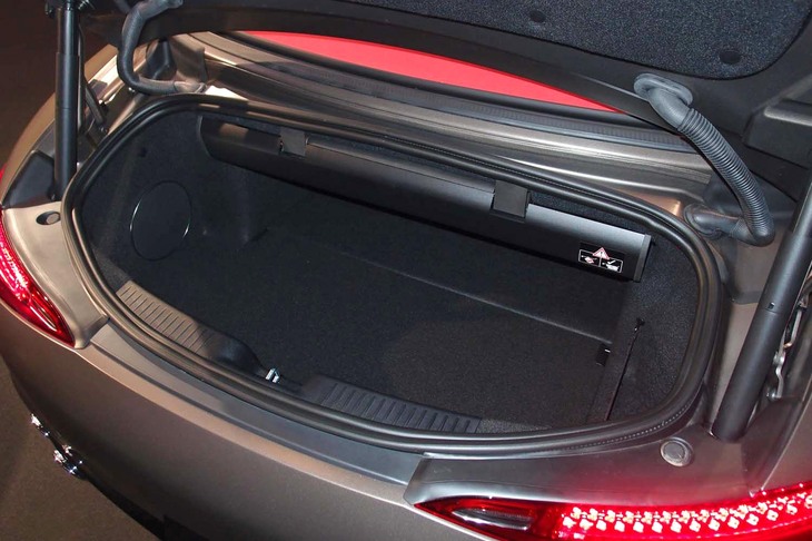 メルセデスAMG SL43（トランクルーム）