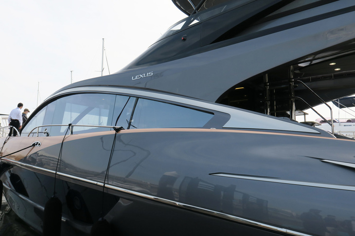 レクサスLY650（エクステリア）
