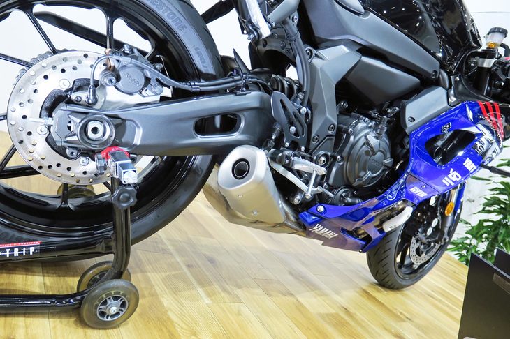 ヤマハYZF-R7（YSP限定YAMALUBE外装セット装着車）