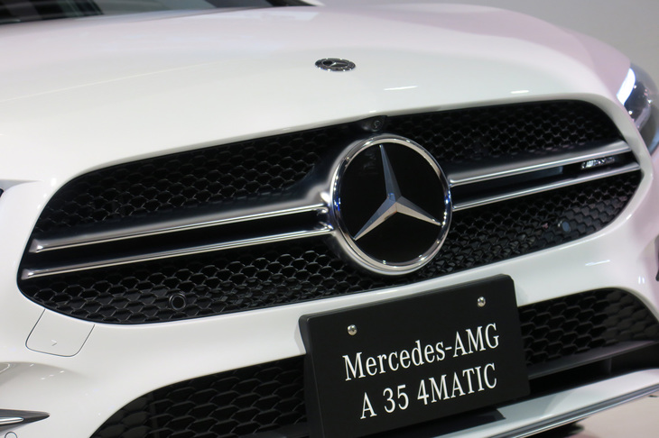 メルセデスAMG A35 4MATIC（フロントグリル）