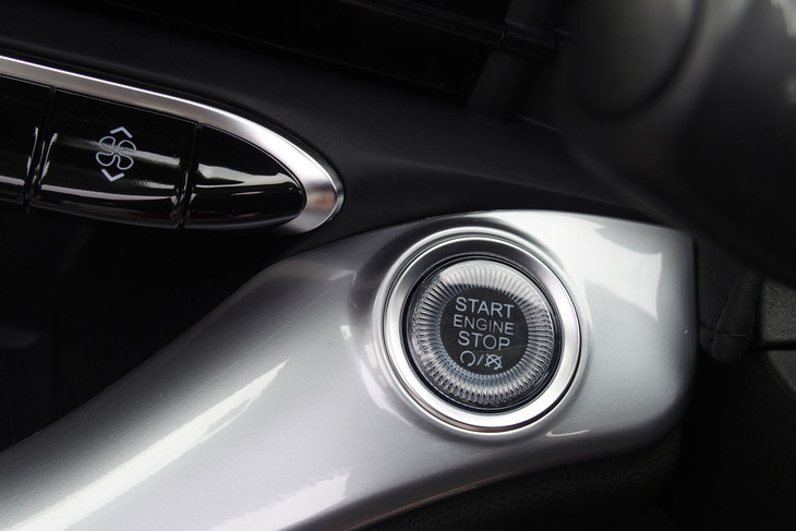 フィアット500eオープン（スタータースイッチ）