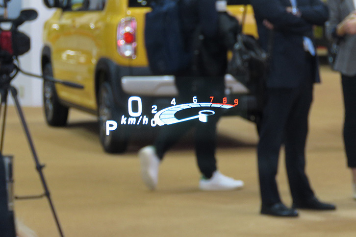 スズキ・スペーシア コンセプト（ヘッドアップディスプレイ）