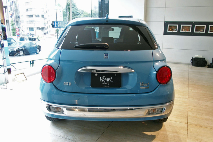 ミツオカ・ビュート ストーリー（リアビュー）