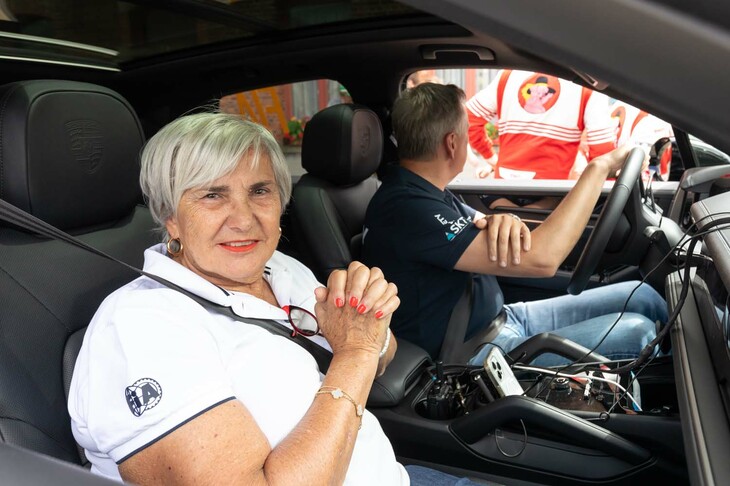 セーフティデリケートとして参加していたミシェル・ムートン。ボクはWRCで「アンタ、そこ危ないわよ！」ってよく怒られています。