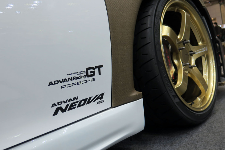 ポルシェ718ケイマンGT4 RSクラブスポーツ（「ヨコハマ・アドバン ネオバAD09」装着車）