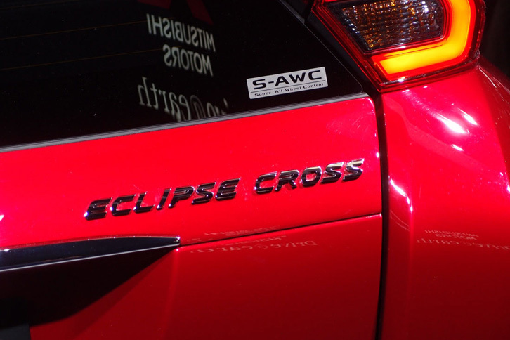 1989年にデビューしたクーペ「エクリプス」の名称が、コンパクトSUVの名としてよみがえった。日本では2017年度中に発売の予定。